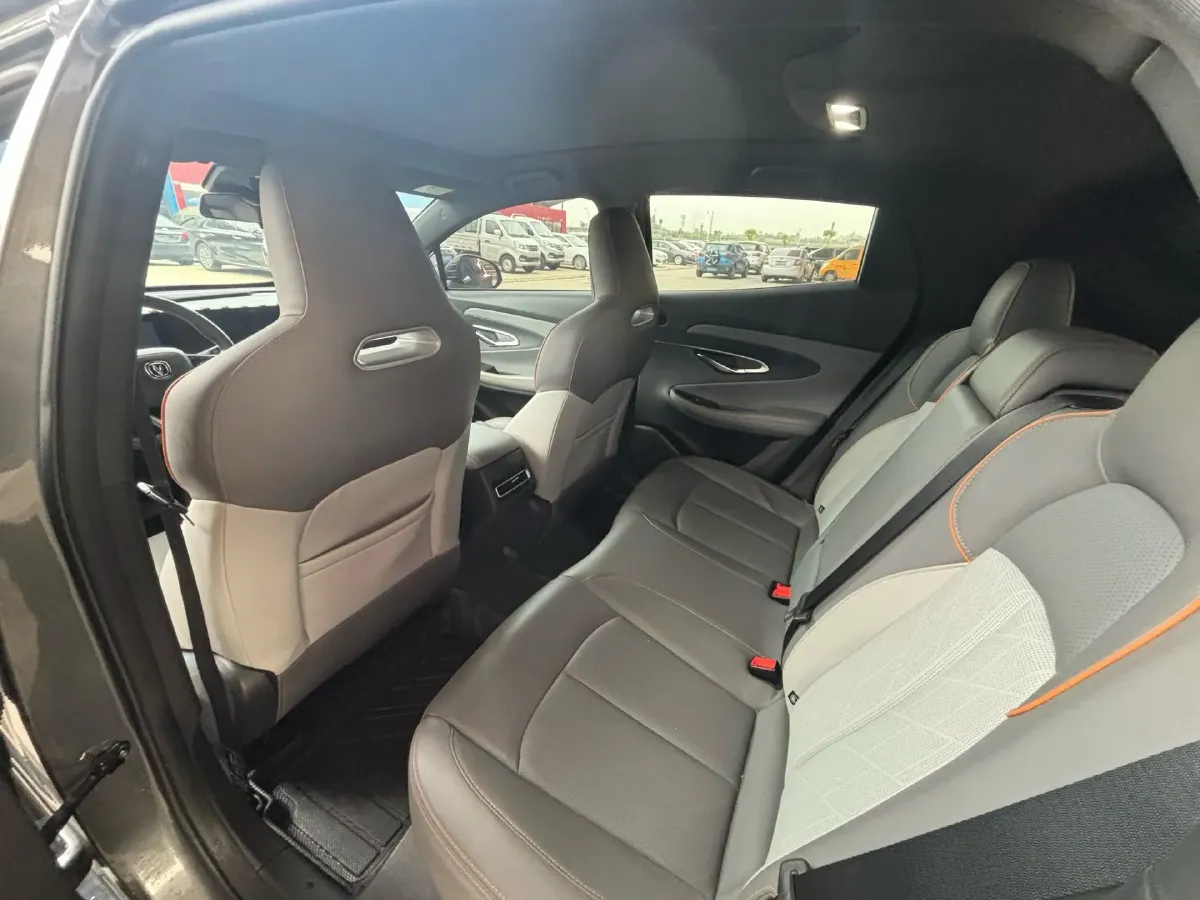 2022 ChangAn UNI-T 1.5T 188HP L4 7DCT,autocango,china used car exporter,china ev exporter,chinese used car exporter,chinese used ev exporter