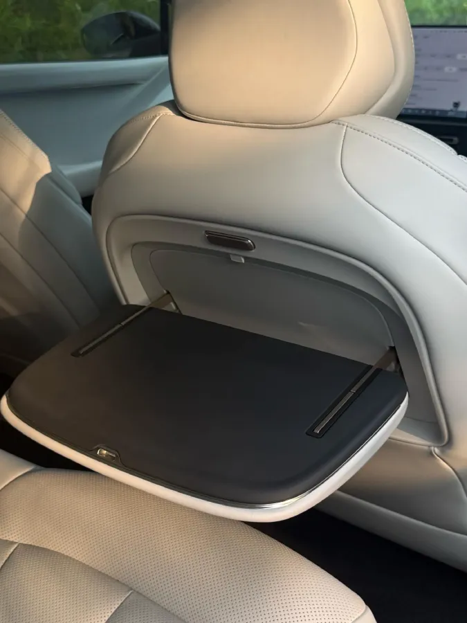 2024 Xpeng P7+ BEV 60.7KWH,autocango,china used car exporter,china ev exporter,chinese used car exporter,chinese used ev exporter