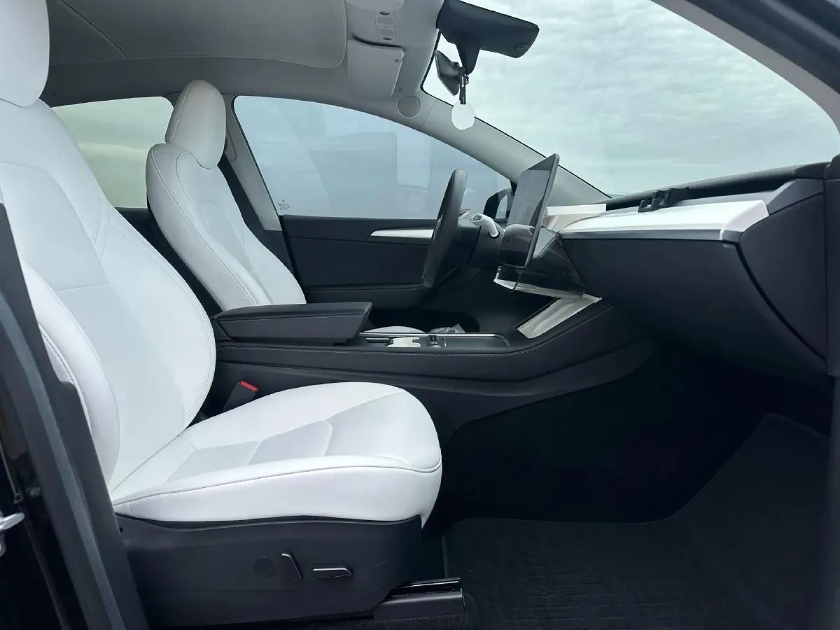 2022 Tesla Model Y BEV 60KWH,autocango,china used car exporter,china ev exporter,chinese used car exporter,chinese used ev exporter