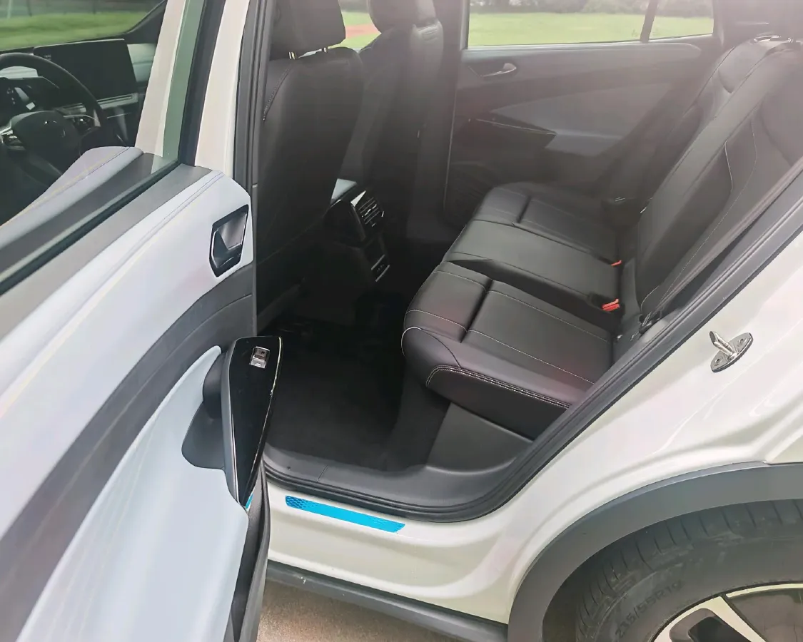 2023 Volkswagen ID.4 X BEV 52.8KWH,autocango,china used car exporter,china ev exporter,chinese used car exporter,chinese used ev exporter