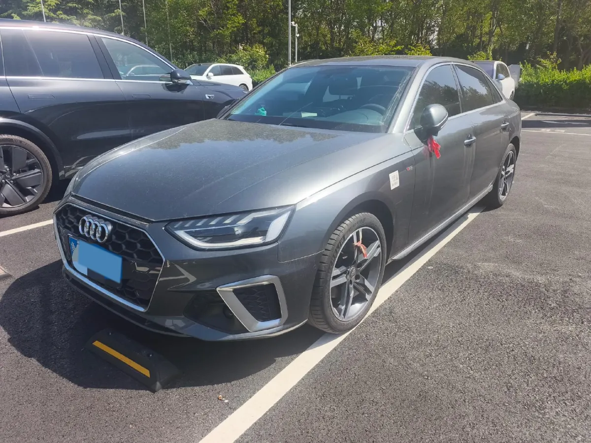 2020 Audi A4L 2.0T 190HP L4 7DCT,autocango,china used car exporter,china ev exporter,chinese used car exporter,chinese used ev exporter