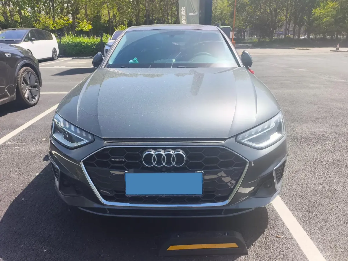 2020 Audi A4L 2.0T 190HP L4 7DCT,autocango,china used car exporter,china ev exporter,chinese used car exporter,chinese used ev exporter
