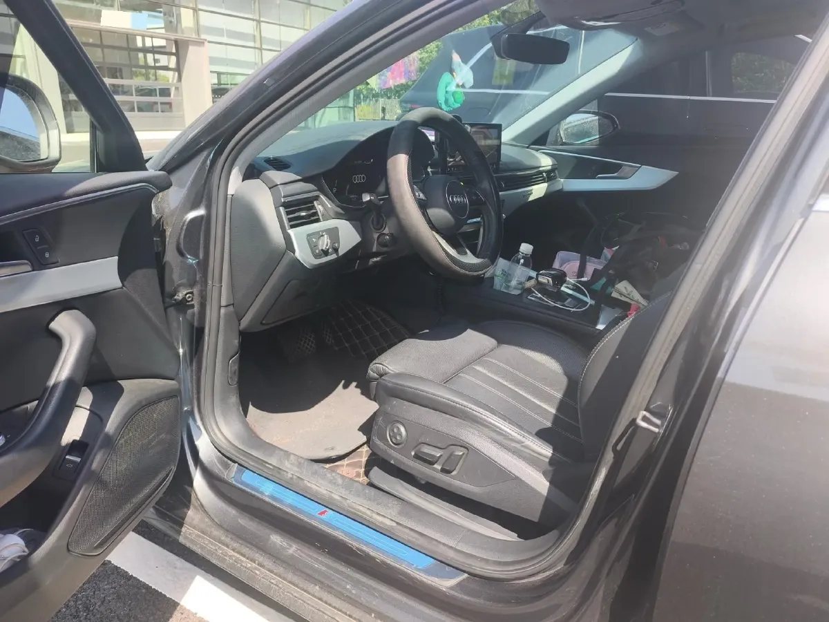 2020 Audi A4L 2.0T 190HP L4 7DCT,autocango,china used car exporter,china ev exporter,chinese used car exporter,chinese used ev exporter