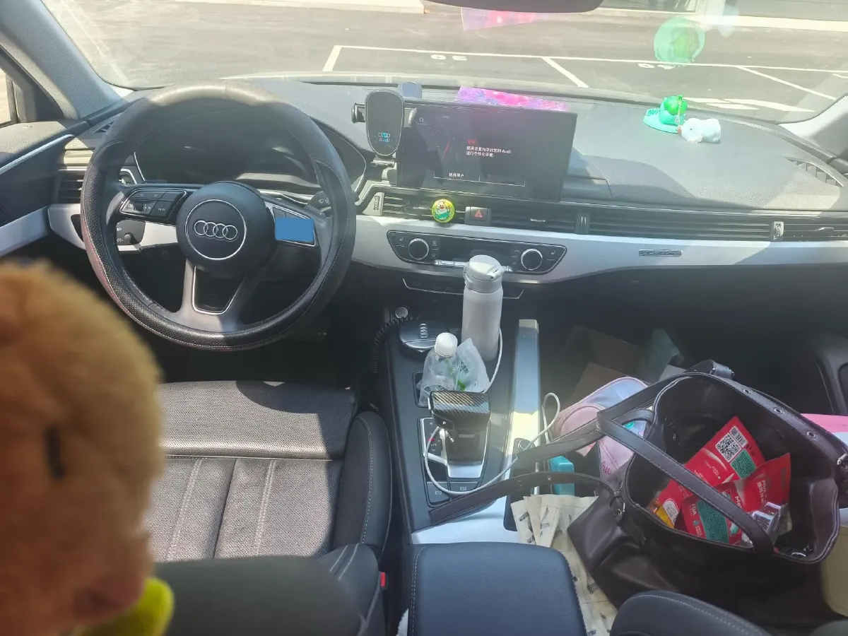 2020 Audi A4L 2.0T 190HP L4 7DCT,autocango,china used car exporter,china ev exporter,chinese used car exporter,chinese used ev exporter