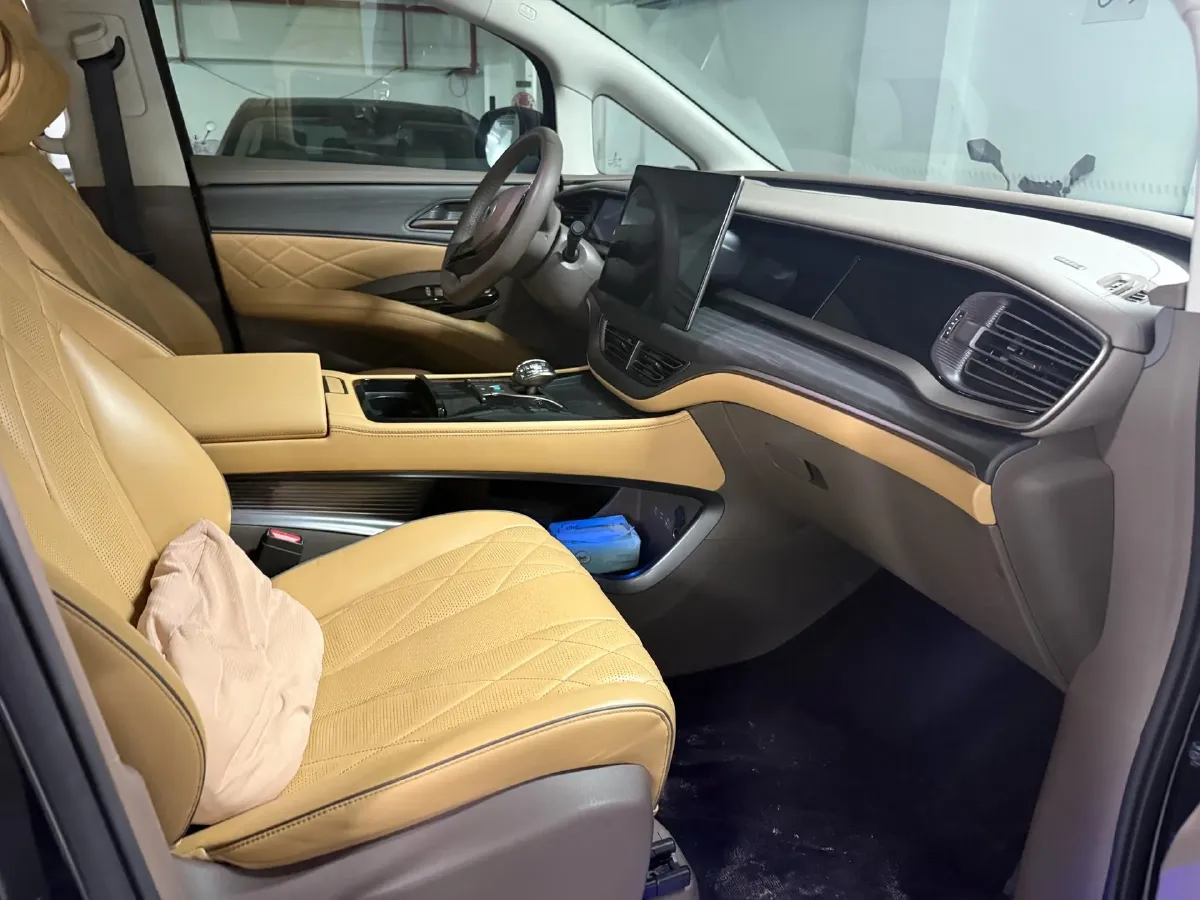 2022 Mercedes-Benz GLC Class 2.0T 197HP L4 9AT,autocango,china used car exporter,china ev exporter,chinese used car exporter,chinese used ev exporter