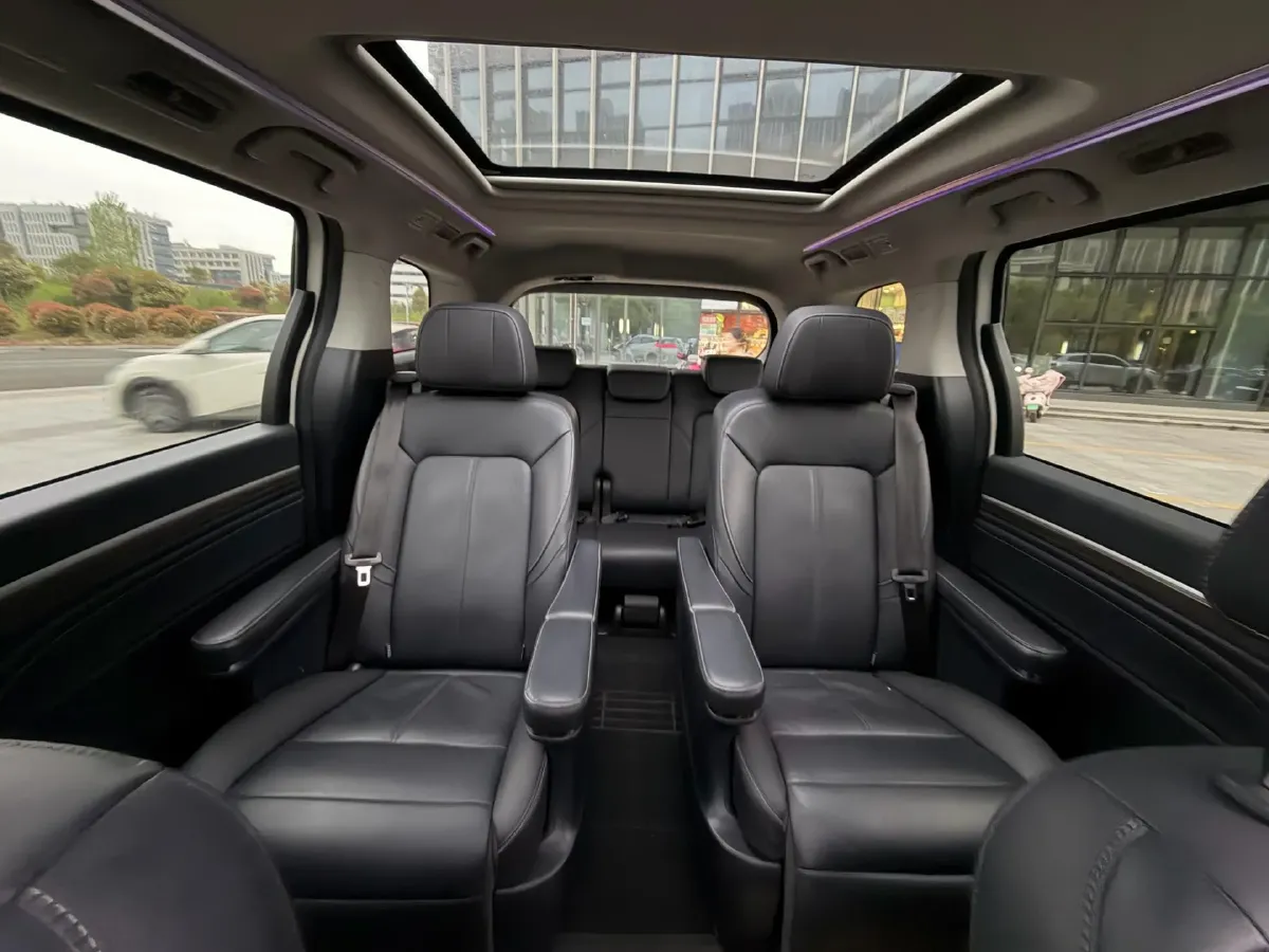 2021 GAC Trumpchi M8 2.0T 252HP L4 8AT,autocango,china used car exporter,china ev exporter,chinese used car exporter,chinese used ev exporter