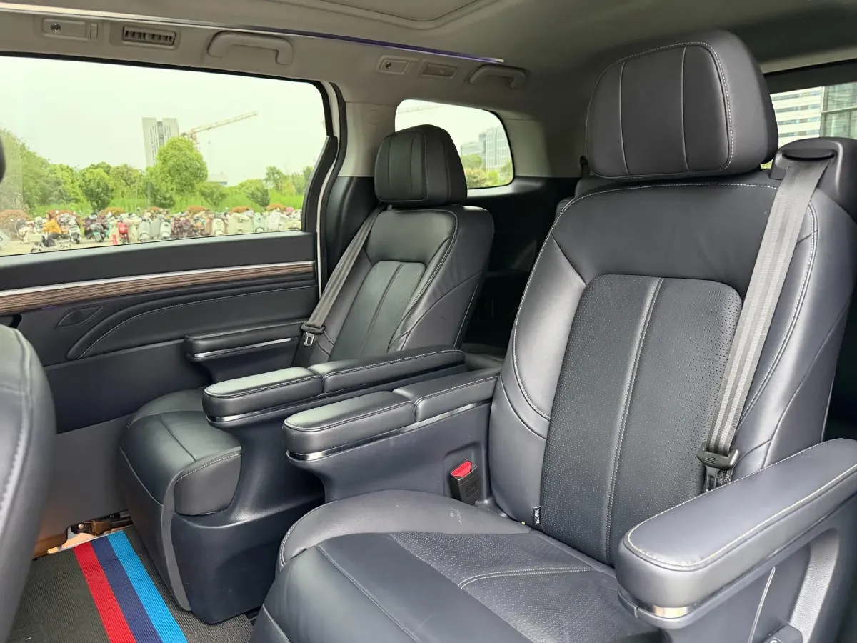 2021 GAC Trumpchi M8 2.0T 252HP L4 8AT,autocango,china used car exporter,china ev exporter,chinese used car exporter,chinese used ev exporter