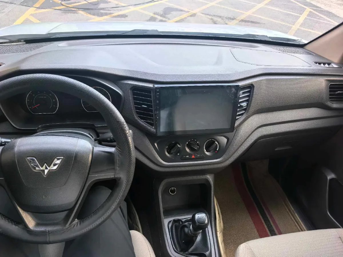 2019 WuLing HongGuang V 1.5L 99HP L4 6MT,autocango,china used car exporter,china ev exporter,chinese used car exporter,chinese used ev exporter