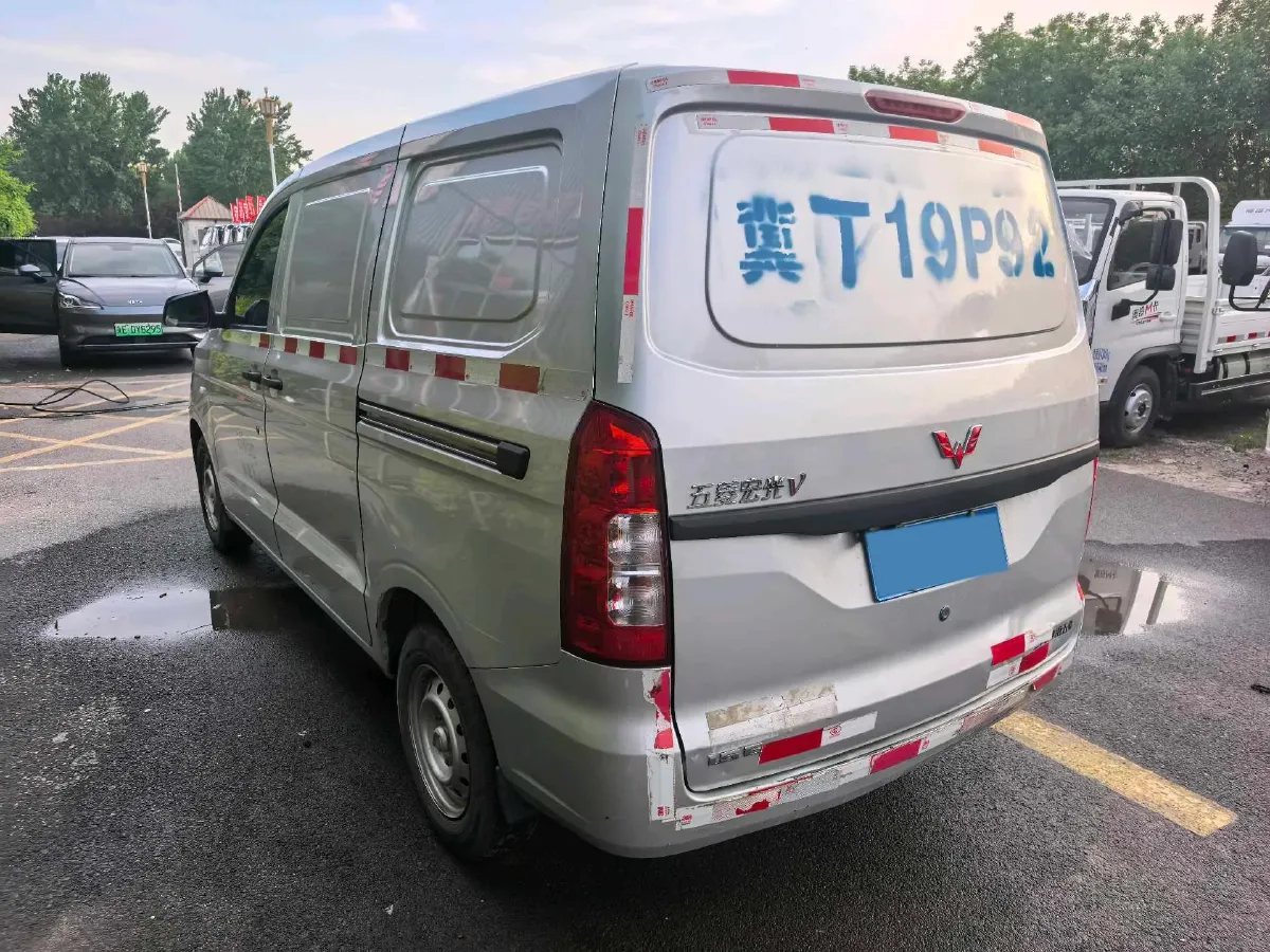 2019 WuLing HongGuang V 1.5L 99HP L4 6MT,autocango,china used car exporter,china ev exporter,chinese used car exporter,chinese used ev exporter