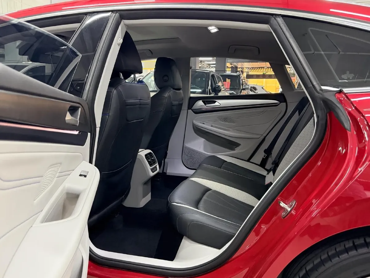 2022 Skoda Superb 2.0T 186HP L4 7DCT,autocango,china used car exporter,china ev exporter,chinese used car exporter,chinese used ev exporter