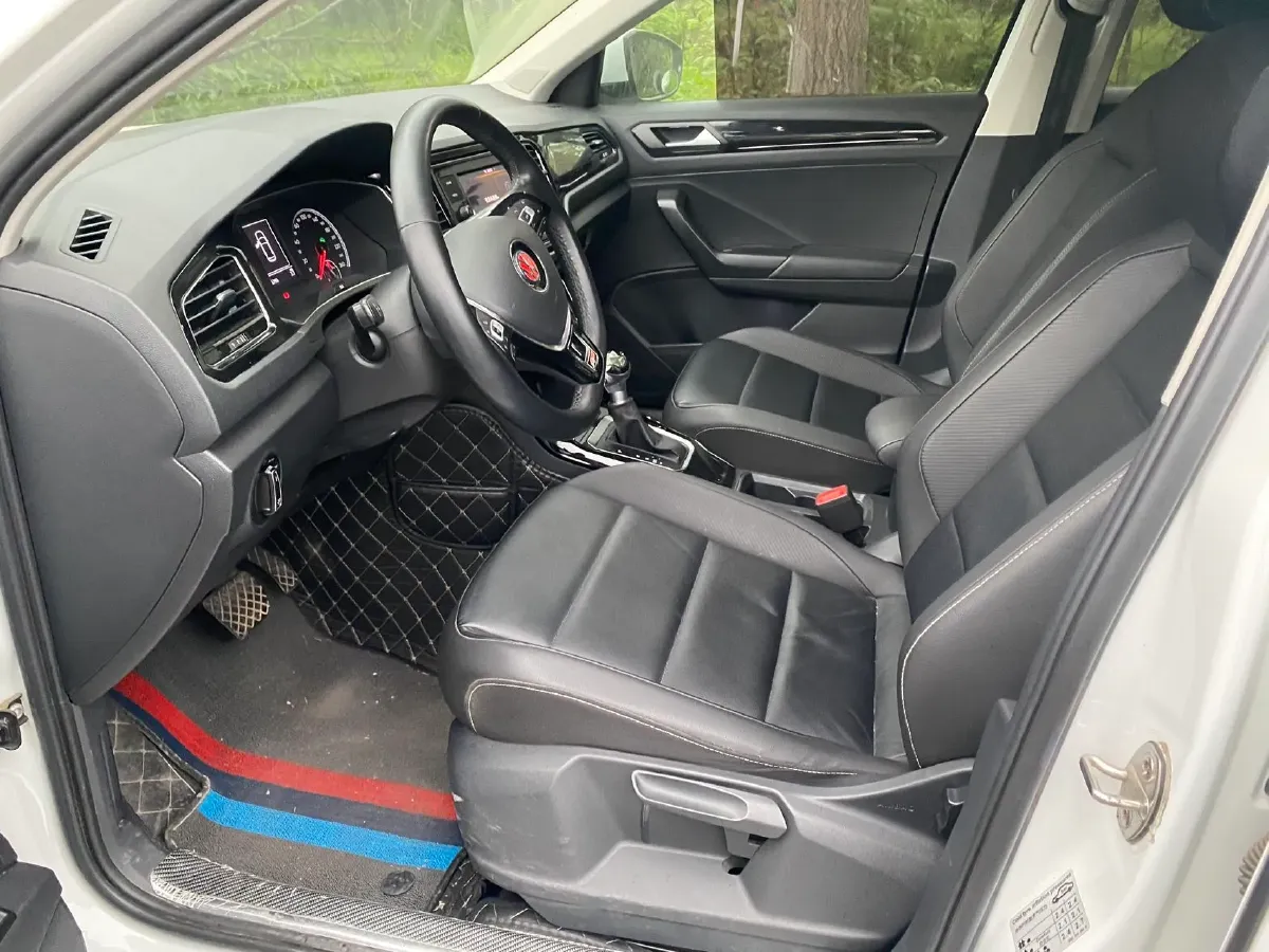 2019 Volkswagen T-Roc 1.4T 150HP L4 7DCT,autocango,china used car exporter,china ev exporter,chinese used car exporter,chinese used ev exporter