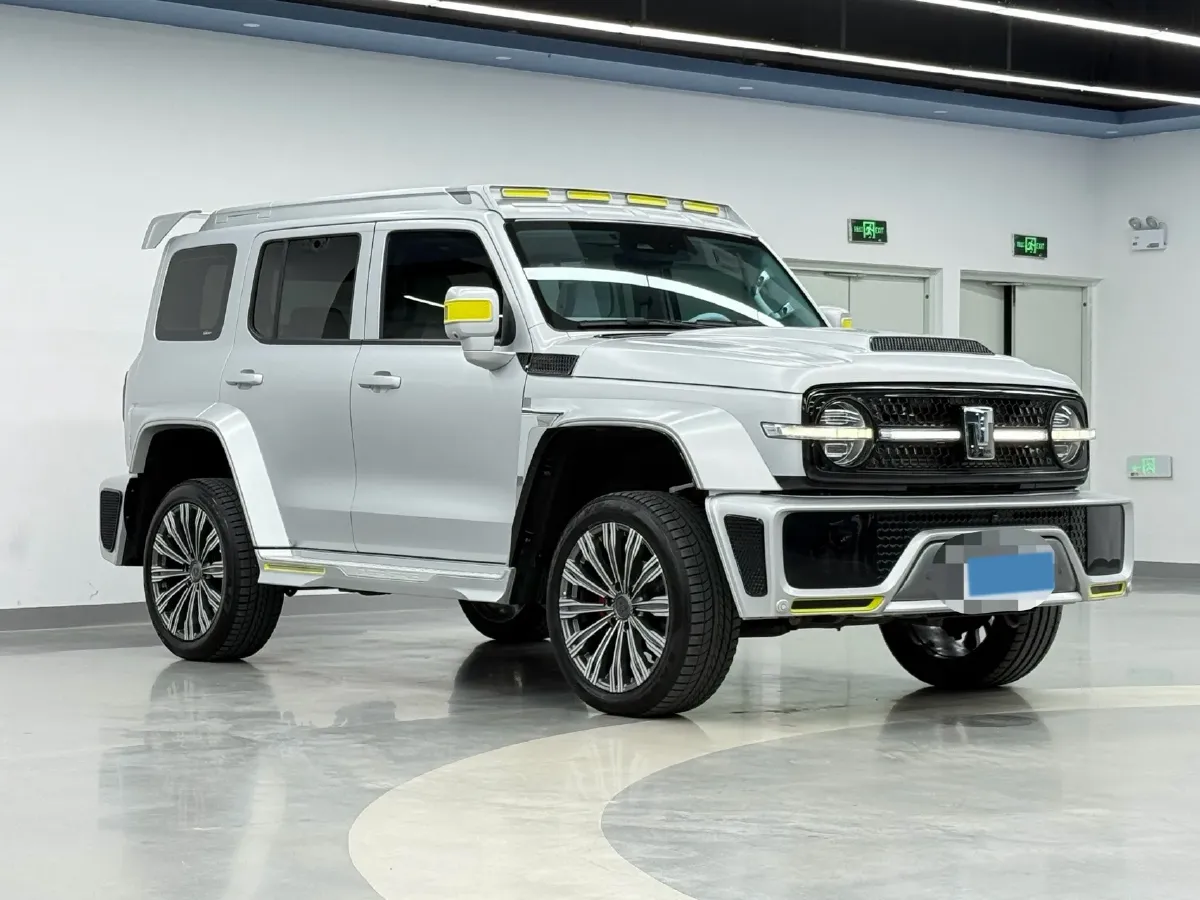 2021 Cyberspace 300 2.0T 227HP L4 8AT,autocango,china used car exporter,china ev exporter,chinese used car exporter,chinese used ev exporter