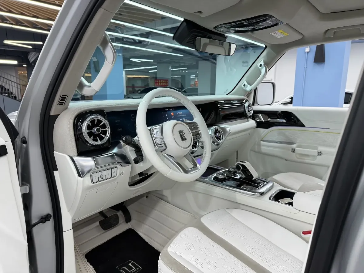 2021 Cyberspace 300 2.0T 227HP L4 8AT,autocango,china used car exporter,china ev exporter,chinese used car exporter,chinese used ev exporter