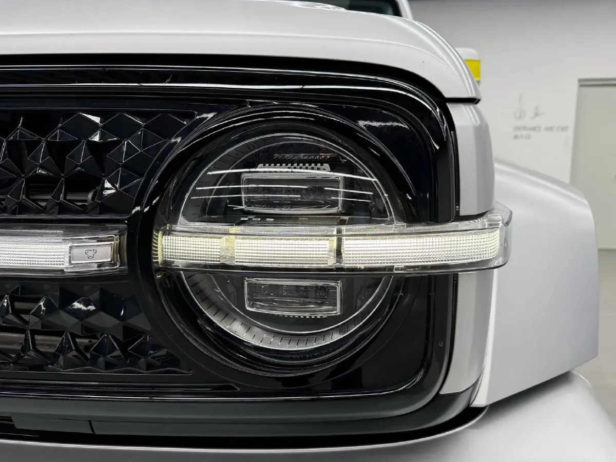 2021 Cyberspace 300 2.0T 227HP L4 8AT,autocango,china used car exporter,china ev exporter,chinese used car exporter,chinese used ev exporter