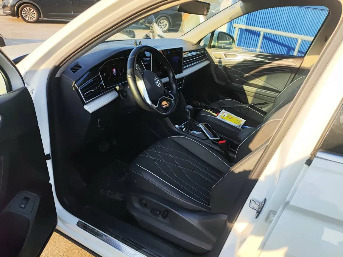 2023 Volkswagen Tiguan L 1.5T 160HP L4 7DCT,autocango,china used car exporter,china ev exporter,chinese used car exporter,chinese used ev exporter