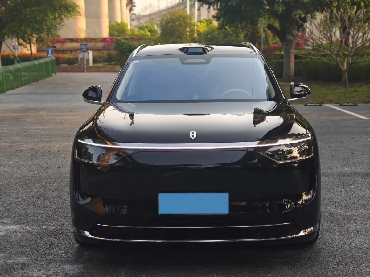 2025 AITO AITO M8 REEV 160HP REEV 53.4KWH,autocango,china used car exporter,china ev exporter,chinese used car exporter,chinese used ev exporter