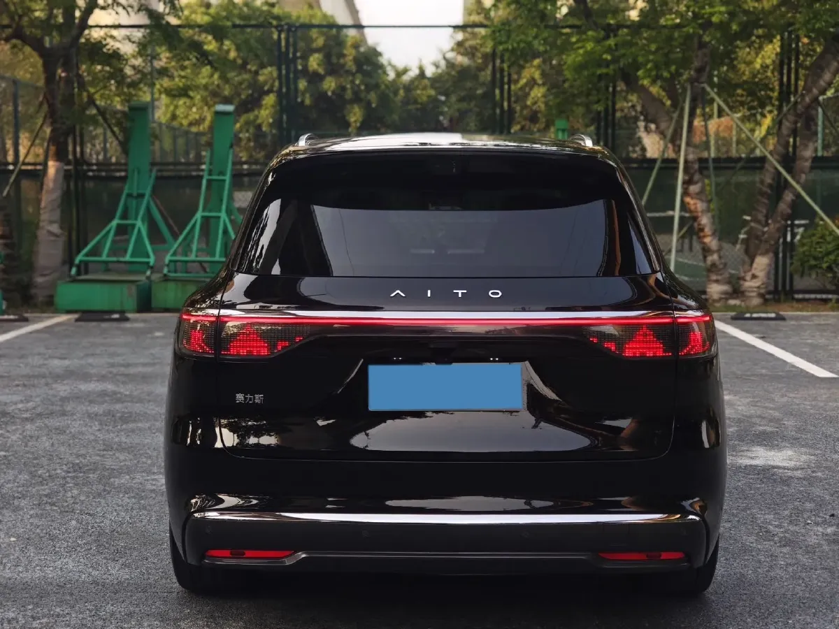 2025 AITO AITO M8 REEV 160HP REEV 53.4KWH,autocango,china used car exporter,china ev exporter,chinese used car exporter,chinese used ev exporter
