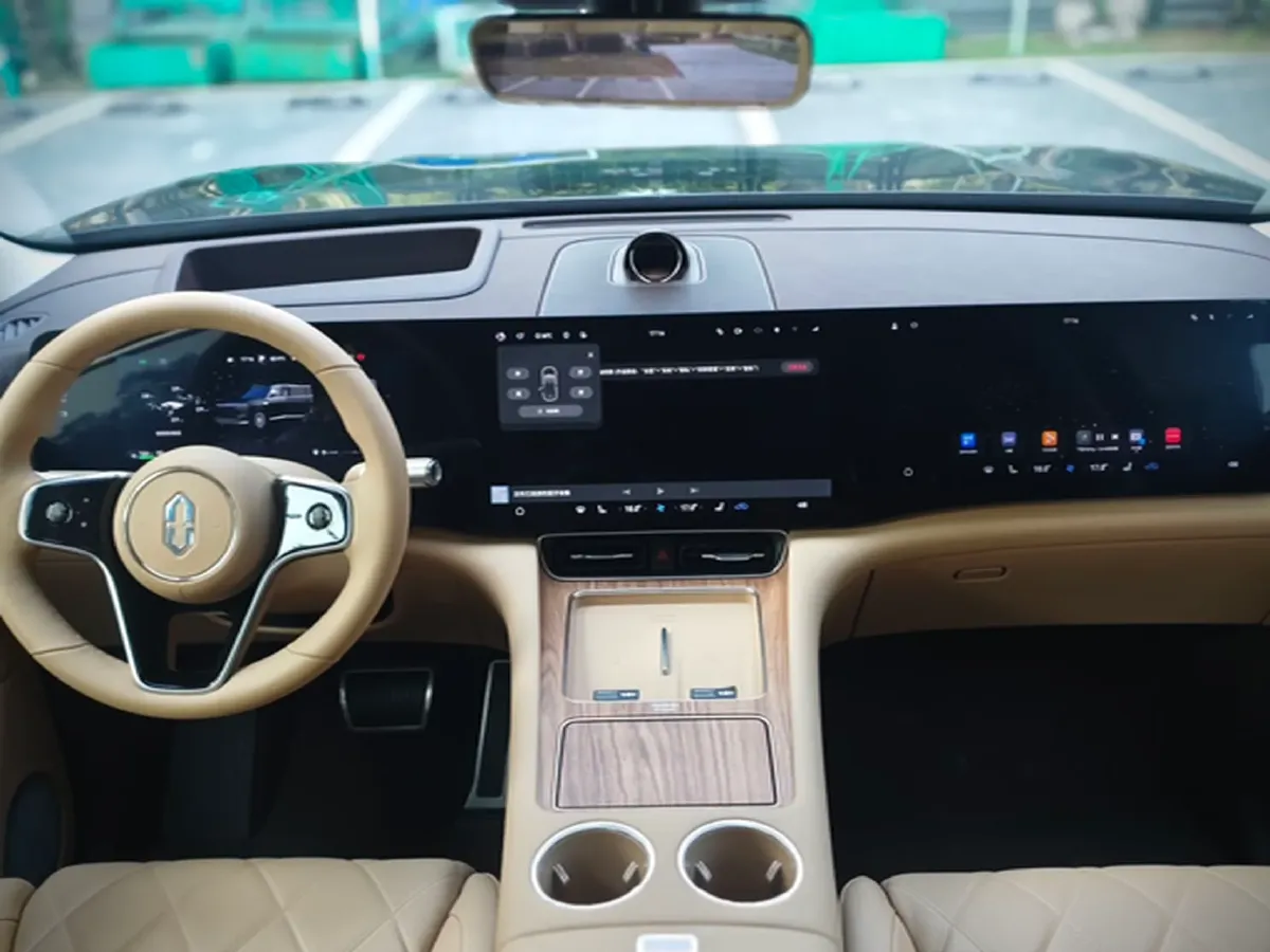 2025 AITO AITO M8 REEV 160HP REEV 53.4KWH,autocango,china used car exporter,china ev exporter,chinese used car exporter,chinese used ev exporter