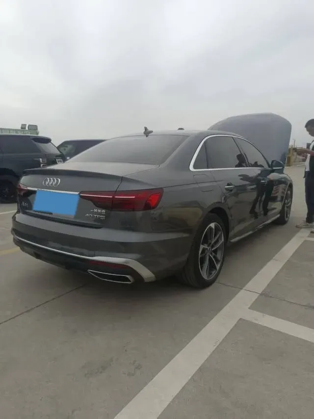 2022 Audi A4L 2.0T 190HP L4 7DCT,autocango,china used car exporter,china ev exporter,chinese used car exporter,chinese used ev exporter