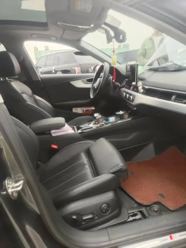 2022 Audi A4L 2.0T 190HP L4 7DCT,autocango,china used car exporter,china ev exporter,chinese used car exporter,chinese used ev exporter