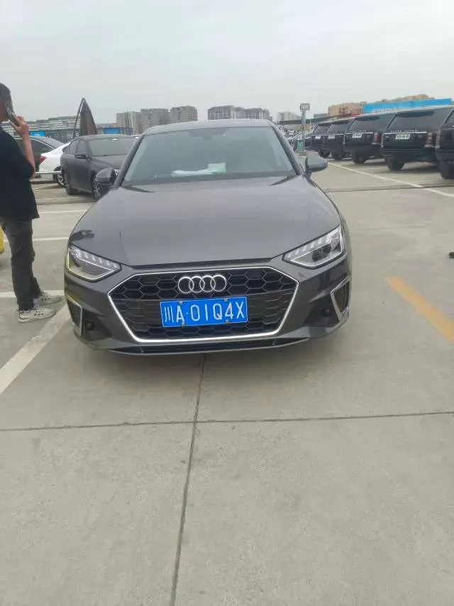 2022 Audi A4L 2.0T 190HP L4 7DCT,autocango,china used car exporter,china ev exporter,chinese used car exporter,chinese used ev exporter