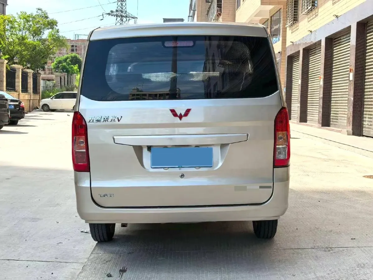 2019 WuLing HongGuang V 1.5L 99HP L4 6MT,autocango,china used car exporter,china ev exporter,chinese used car exporter,chinese used ev exporter