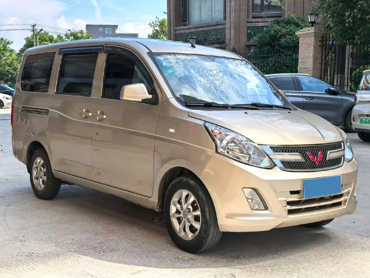 2019 WuLing HongGuang V 1.5L 99HP L4 6MT,autocango,china used car exporter,china ev exporter,chinese used car exporter,chinese used ev exporter