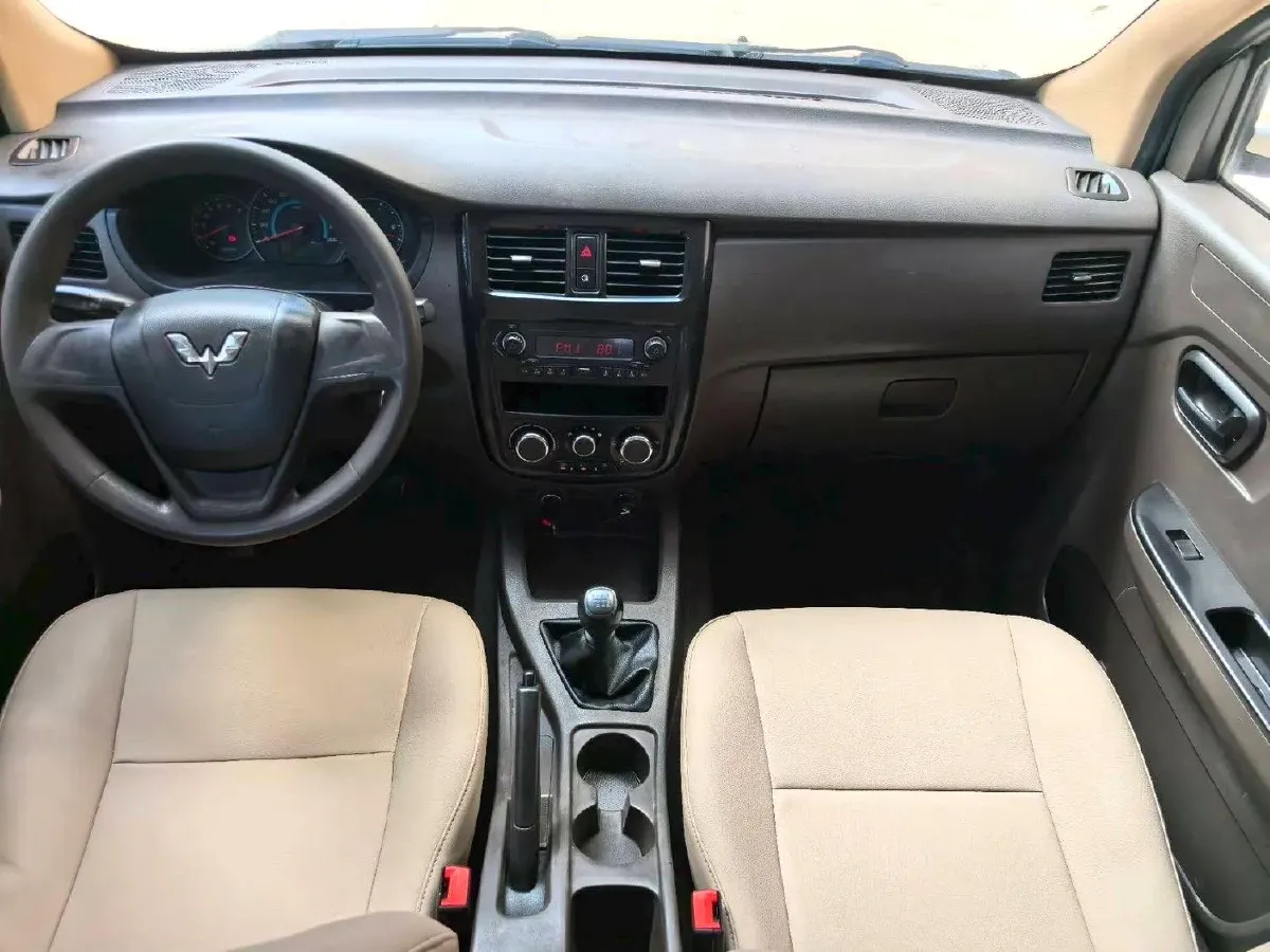 2019 WuLing HongGuang V 1.5L 99HP L4 6MT,autocango,china used car exporter,china ev exporter,chinese used car exporter,chinese used ev exporter