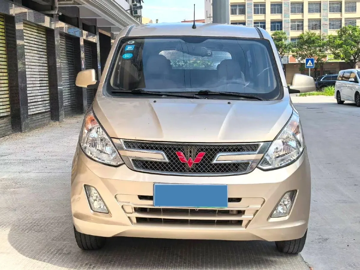 2019 WuLing HongGuang V 1.5L 99HP L4 6MT,autocango,china used car exporter,china ev exporter,chinese used car exporter,chinese used ev exporter