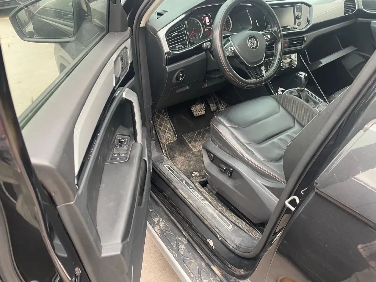 2019 Jeep Cherokee 2.0T 234HP L4 9AT,autocango,china used car exporter,china ev exporter,chinese used car exporter,chinese used ev exporter