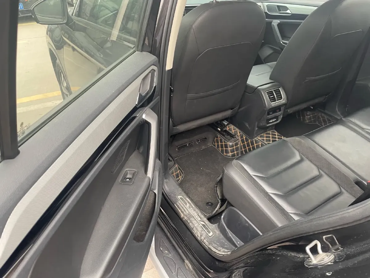 2019 Jeep Cherokee 2.0T 234HP L4 9AT,autocango,china used car exporter,china ev exporter,chinese used car exporter,chinese used ev exporter