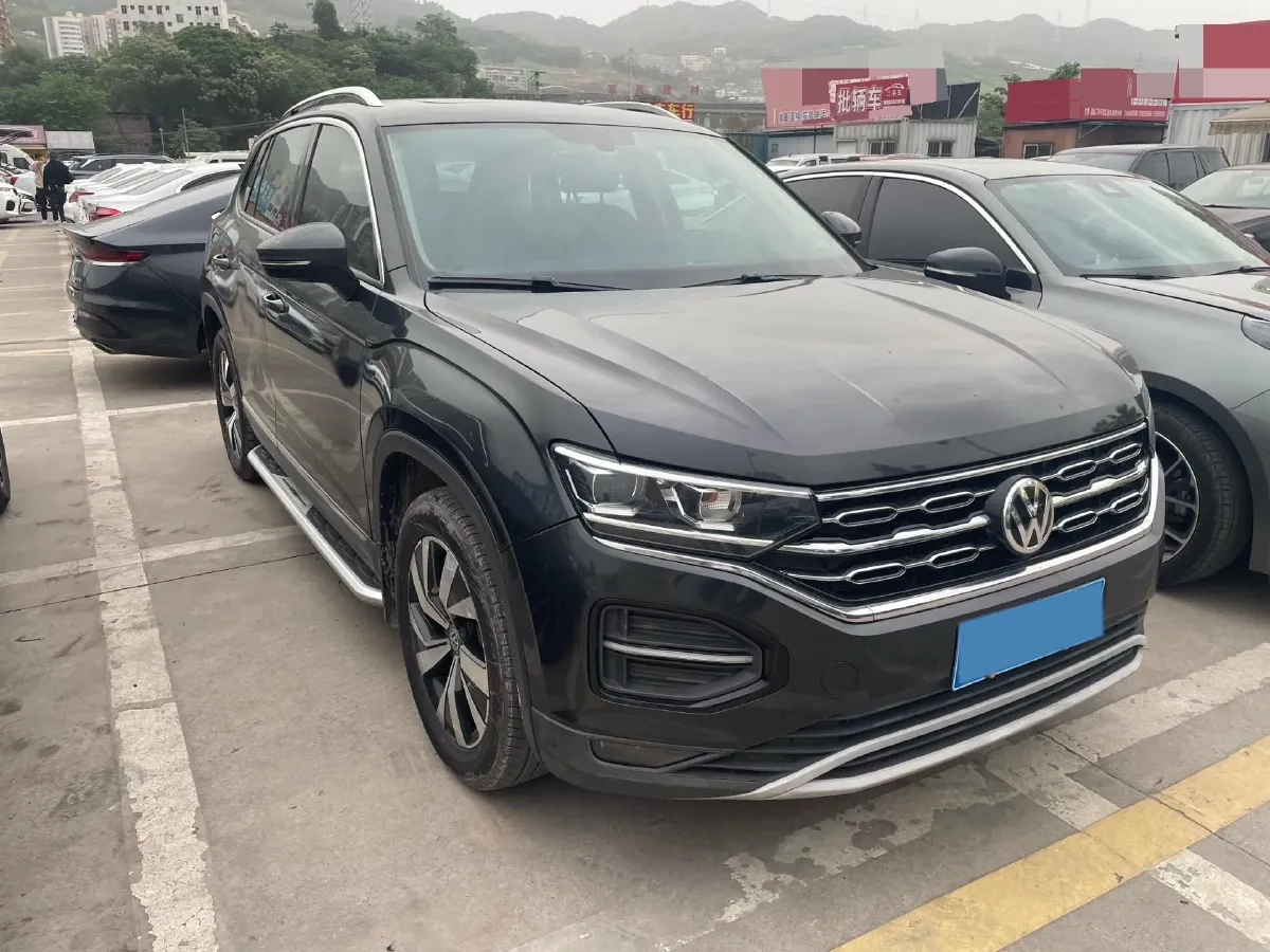 2019 Jeep Cherokee 2.0T 234HP L4 9AT,autocango,china used car exporter,china ev exporter,chinese used car exporter,chinese used ev exporter