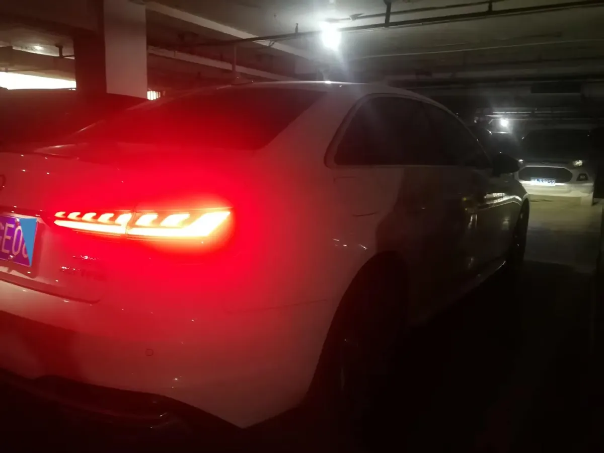 2020 Audi A4L 2.0T 190HP L4 7DCT,autocango,china used car exporter,china ev exporter,chinese used car exporter,chinese used ev exporter