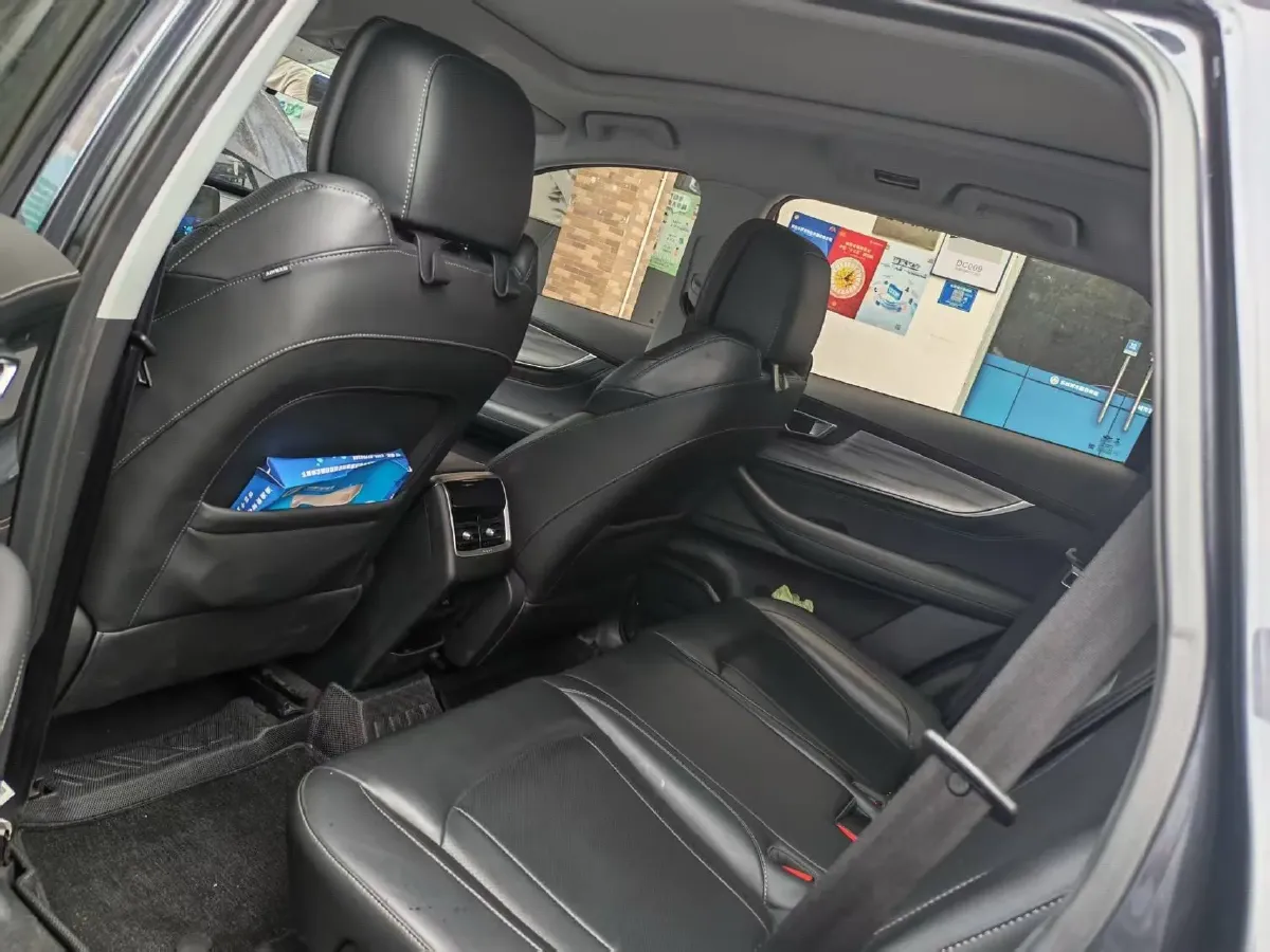 2022 Chery Tiggo 8 Plus 1.6T 197HP L4 7DCT,autocango,china used car exporter,china ev exporter,chinese used car exporter,chinese used ev exporter