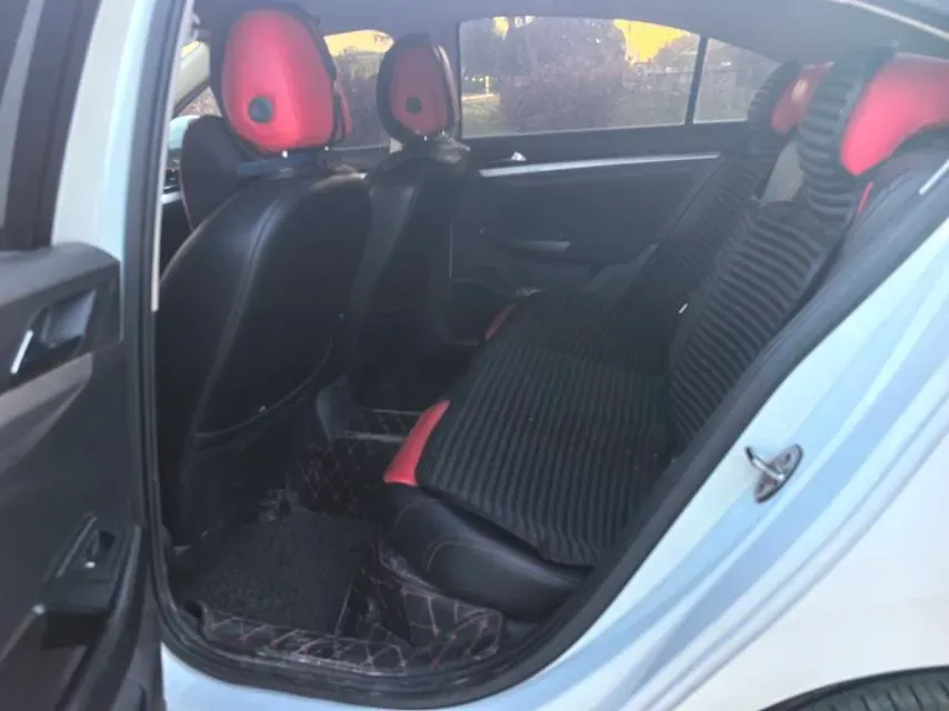 2019 MAXUS XinTu V80 2.5T 136HP L4 6MT,autocango,china used car exporter,china ev exporter,chinese used car exporter,chinese used ev exporter