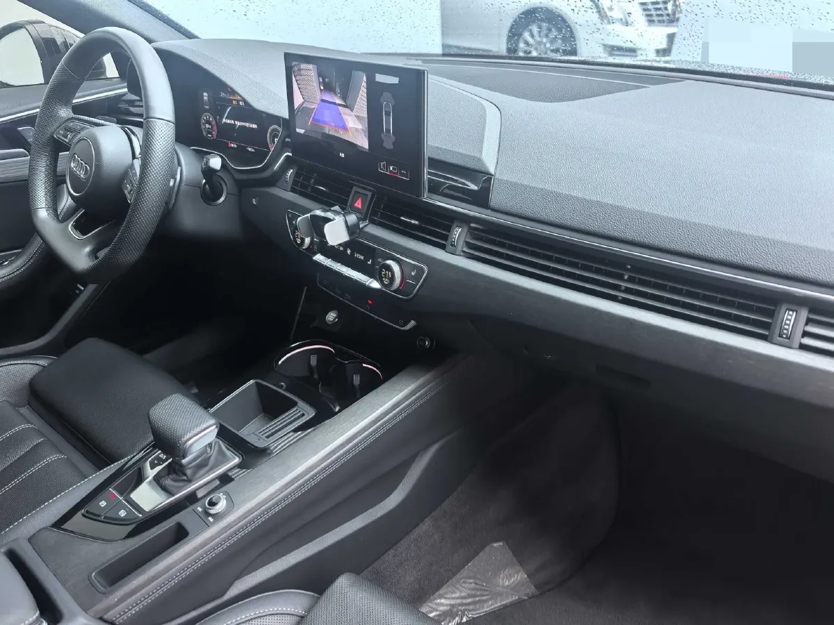 2023 Audi A4L 2.0T 190HP L4 7DCT,autocango,china used car exporter,china ev exporter,chinese used car exporter,chinese used ev exporter