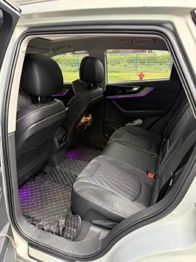 2022 HongQi HS5 2.0T 224HP L4 6AT,autocango,china used car exporter,china ev exporter,chinese used car exporter,chinese used ev exporter