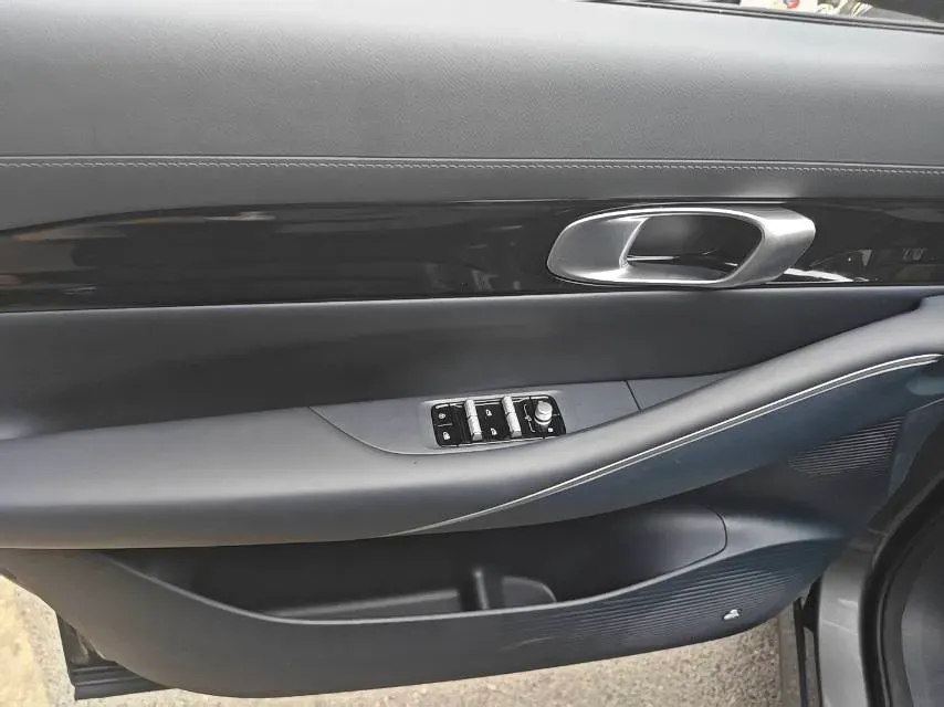 2024 YuanChen Super Van BEV 51KWH,autocango,china used car exporter,china ev exporter,chinese used car exporter,chinese used ev exporter