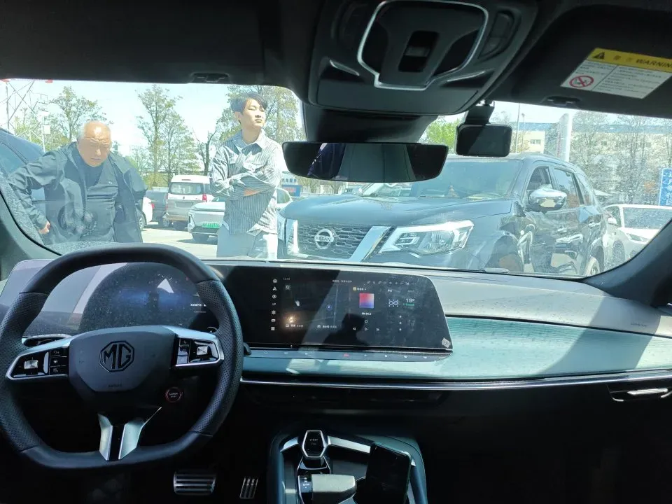 2023 MG 7 2.0T 261HP L4 9AT,autocango,china used car exporter,china ev exporter,chinese used car exporter,chinese used ev exporter