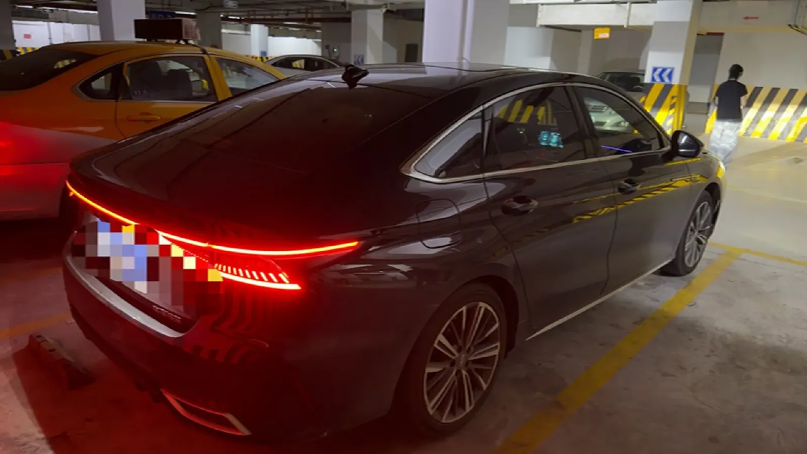 2022 Chery Arrizo 8 1.6T 197HP L4 7DCT,autocango,china used car exporter,china ev exporter,chinese used car exporter,chinese used ev exporter