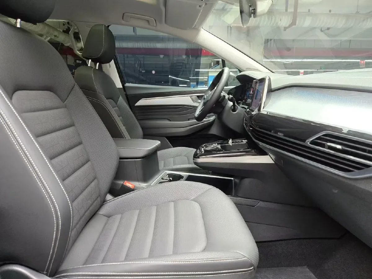 2024 Volkswagen Talagon 2.0T 220HP L4 7DCT,autocango,china used car exporter,china ev exporter,chinese used car exporter,chinese used ev exporter