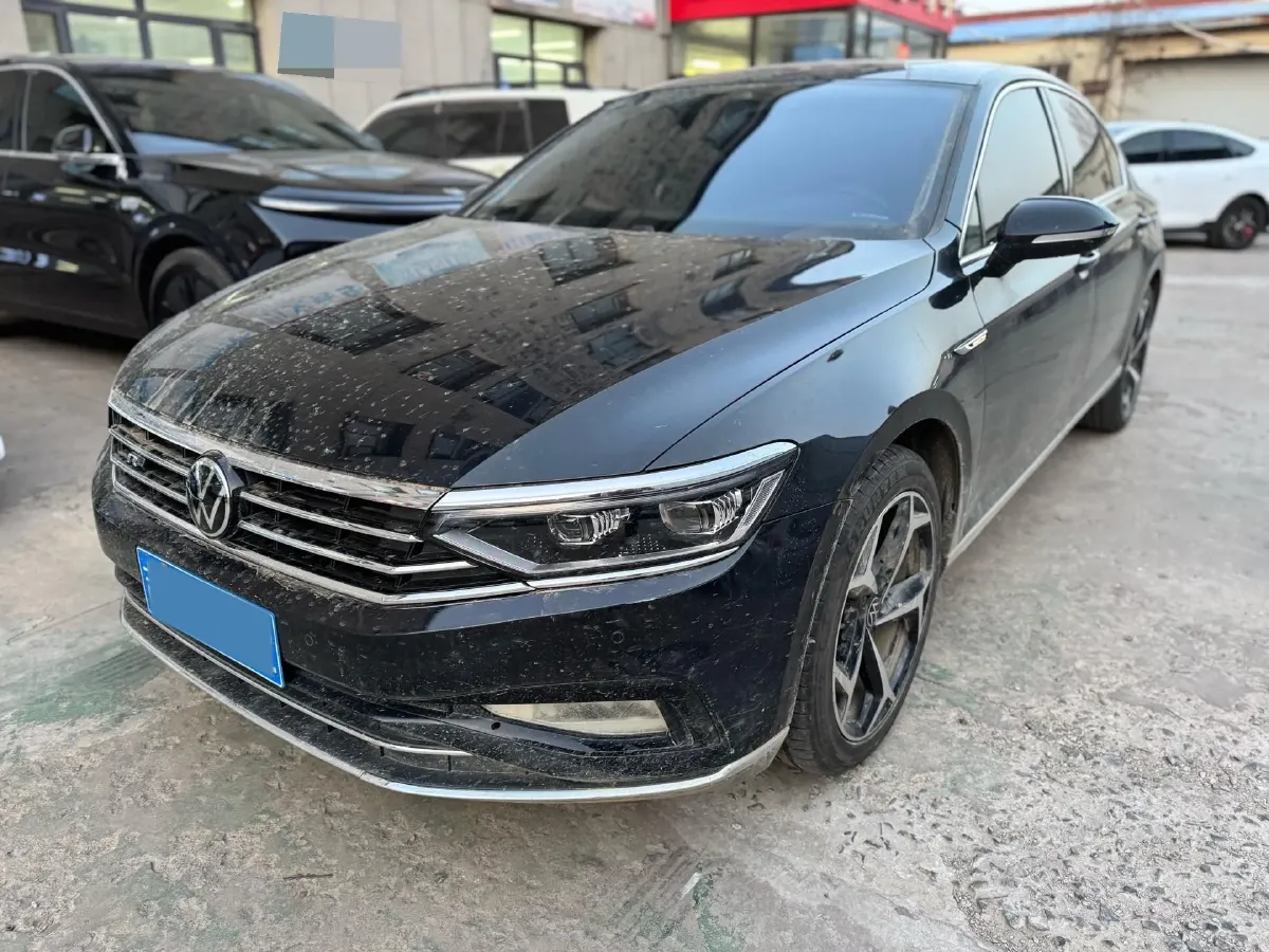 2020 Volkswagen Magotan 2.0T 220HP L4 7DCT,autocango,china used car exporter,china ev exporter,chinese used car exporter,chinese used ev exporter