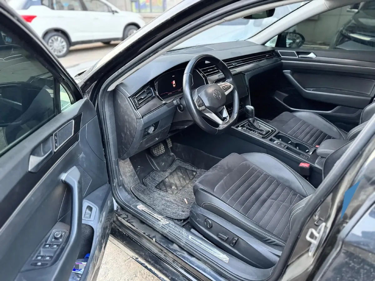 2020 Volkswagen Magotan 2.0T 220HP L4 7DCT,autocango,china used car exporter,china ev exporter,chinese used car exporter,chinese used ev exporter