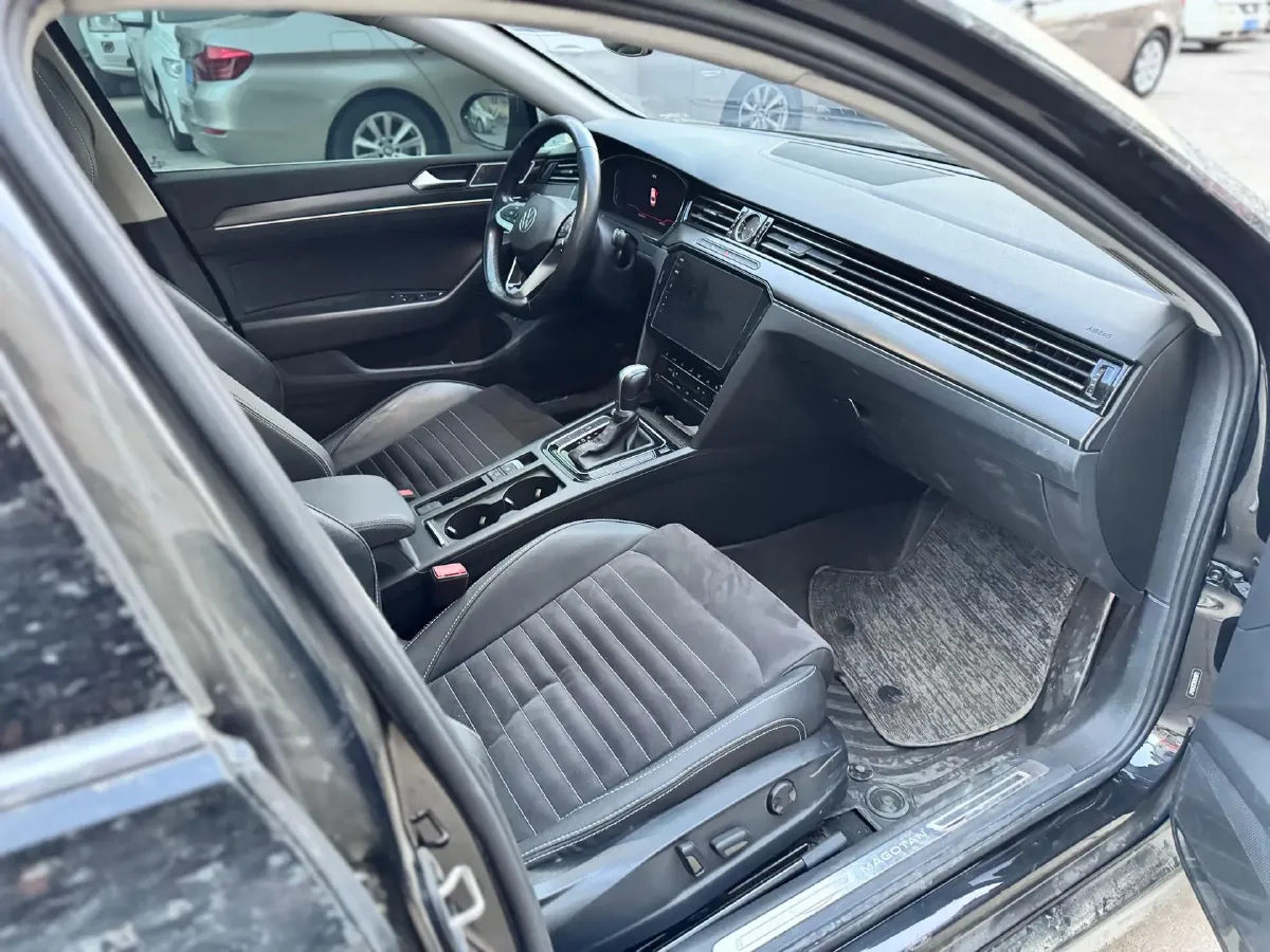 2020 Volkswagen Magotan 2.0T 220HP L4 7DCT,autocango,china used car exporter,china ev exporter,chinese used car exporter,chinese used ev exporter