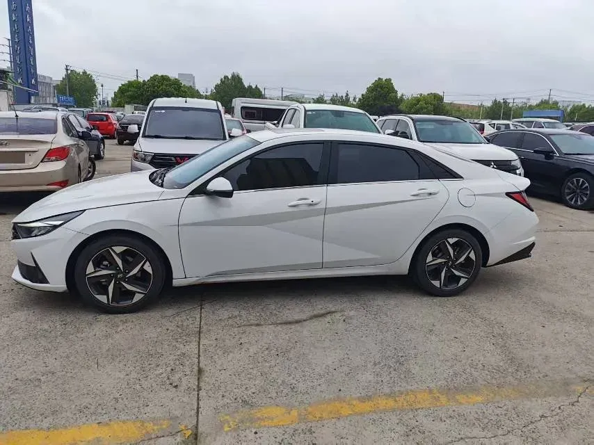 2021 Hyundai Elantra 1.5L 115HP L4 CVT,autocango,china used car exporter,china ev exporter,chinese used car exporter,chinese used ev exporter