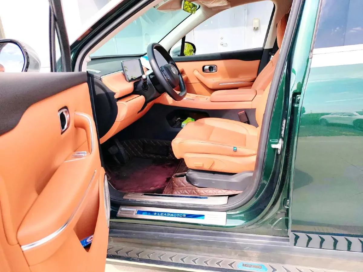 2024 Leapmotor C16 BEV 67.7KWH,autocango,china used car exporter,china ev exporter,chinese used car exporter,chinese used ev exporter