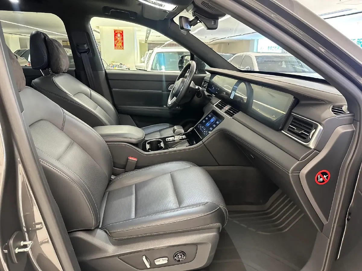 2021 Li ONE Range Extended 131HP REEV 40.5KWH,autocango,china used car exporter,china ev exporter,chinese used car exporter,chinese used ev exporter