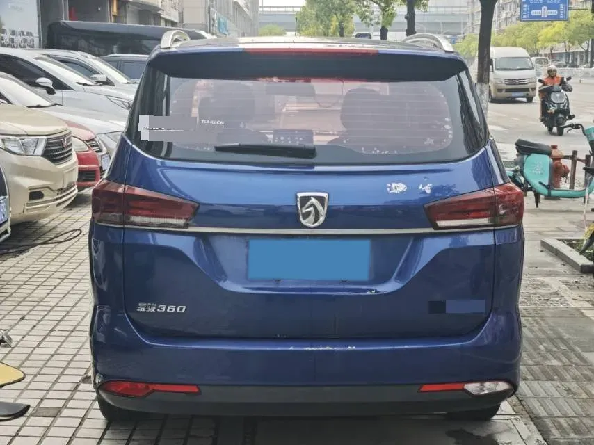 2018 BaoJun 360 1.5L 112HP L4 6MT,autocango,china used car exporter,china ev exporter,chinese used car exporter,chinese used ev exporter