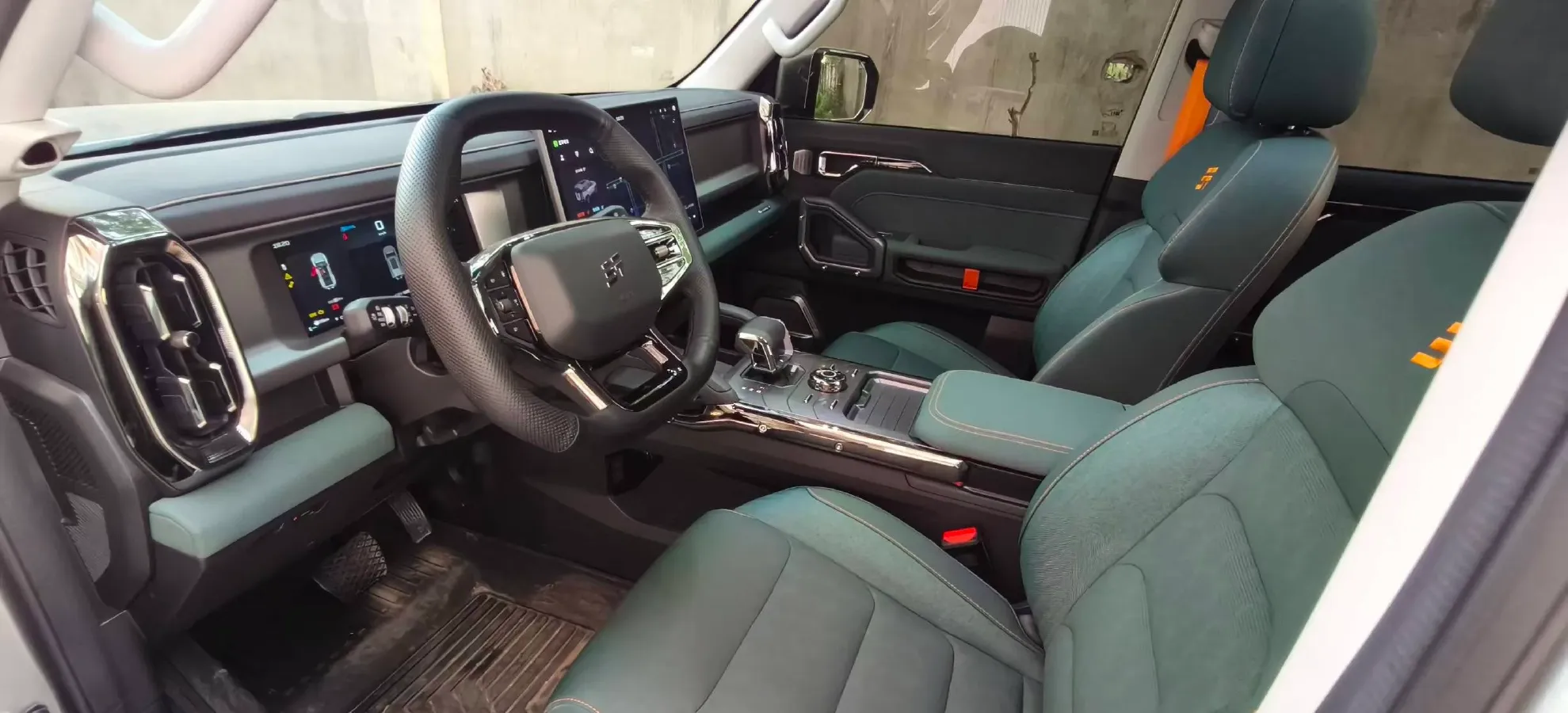 2023 Jetour Traveller 1.5T 184HP L4 7DCT,autocango,china used car exporter,china ev exporter,chinese used car exporter,chinese used ev exporter