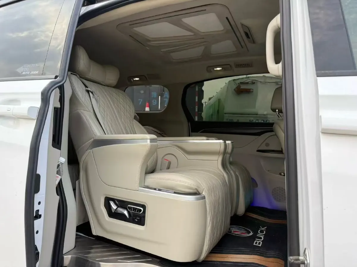 2022 Buick GL8 2.0T 237HP L4 9AT,autocango,china used car exporter,china ev exporter,chinese used car exporter,chinese used ev exporter